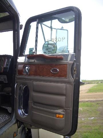 Peterbilt 379 Interior